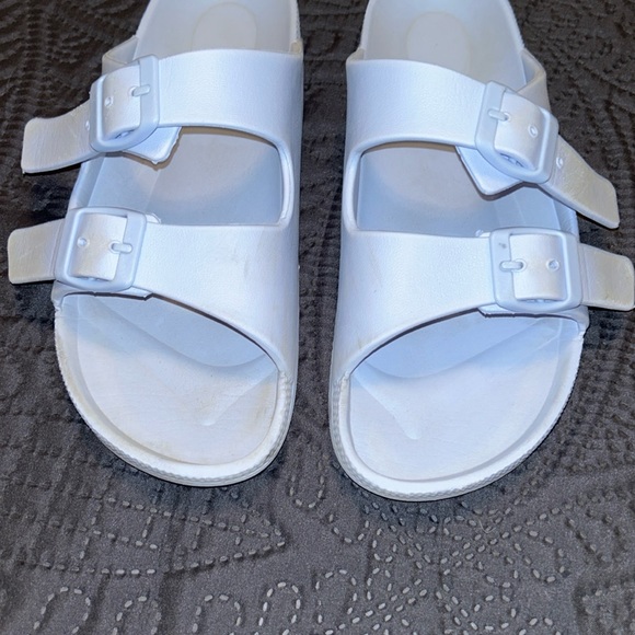 GAP Other - Girls slip on sandals
